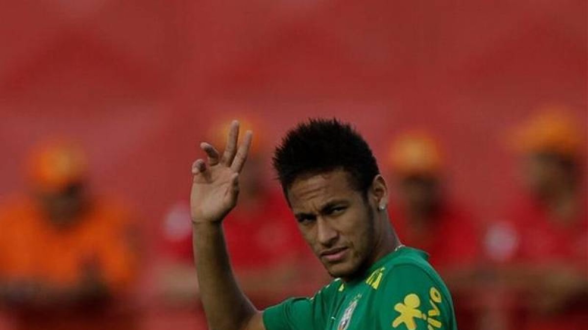 Neymar, en un entrenamiento con la selección brasileña.