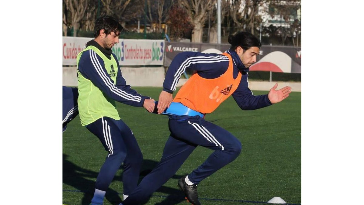 Andy, a la derecha, confía en que la Deportiva pueda sacar algo positivo del Villamarín