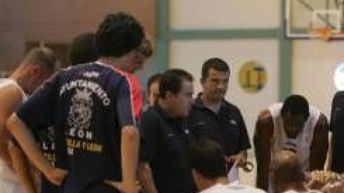 Strong, con el 11, sólo ha disputado un encuentro con su nuevo equipo