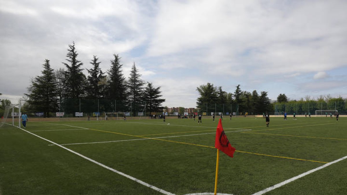 Inauguración del campo de hierba artificial de La Granja. F. Otero Perandones.