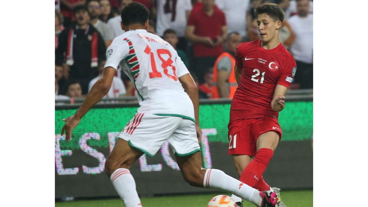 Arda Güler es un joven centrocampista de 18 años. STR