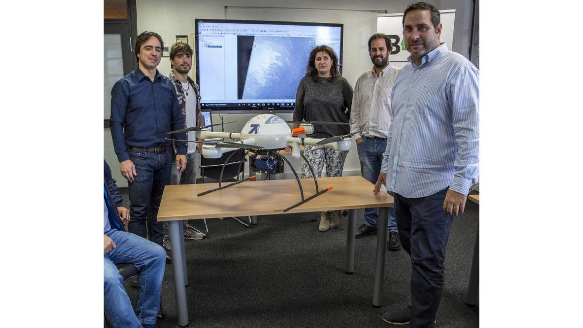 Imagen de los ingenieros que han creado el proyecto. DAVID AGUILAR