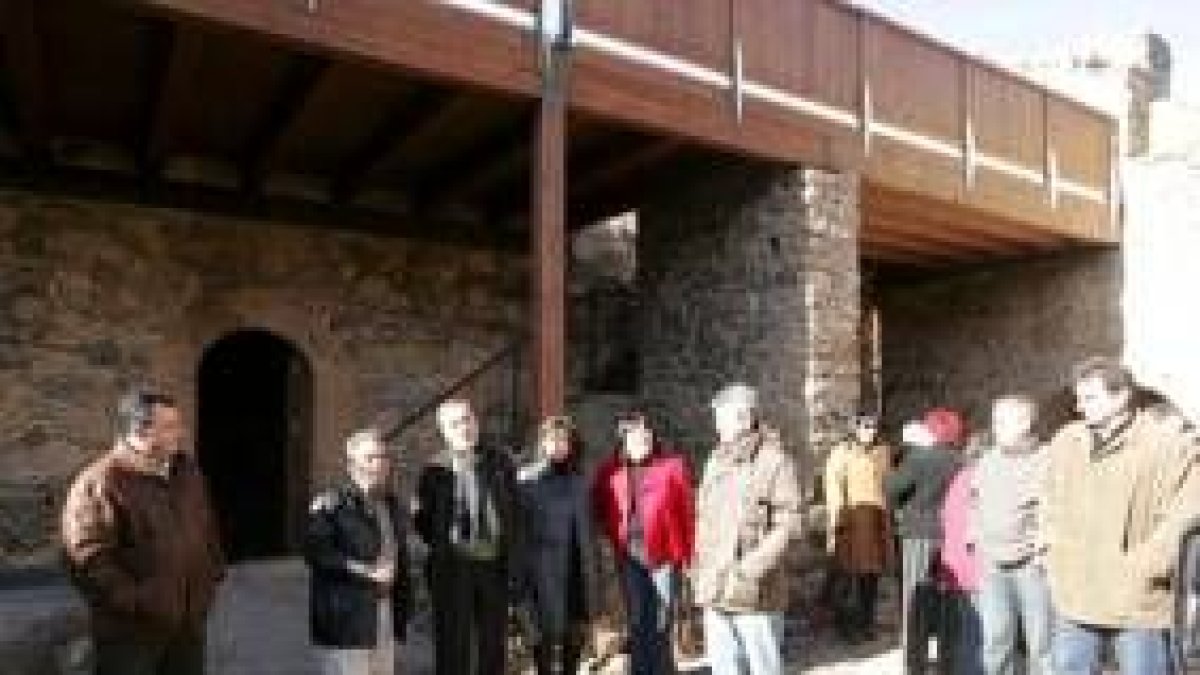 La comitiva de Alonso visitó el castillo después de Las Médulas