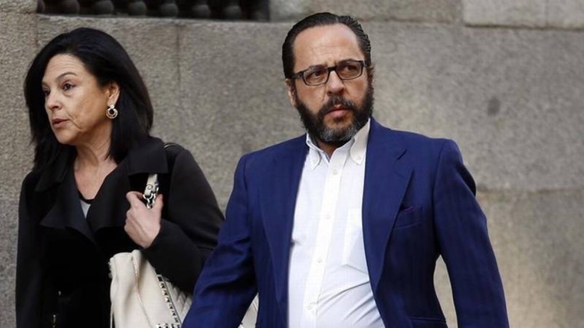 Álvaro Pérez, 'El Bigotes', a su llegada a la Audiencia Nacional, este jueves, 20 de marzo.