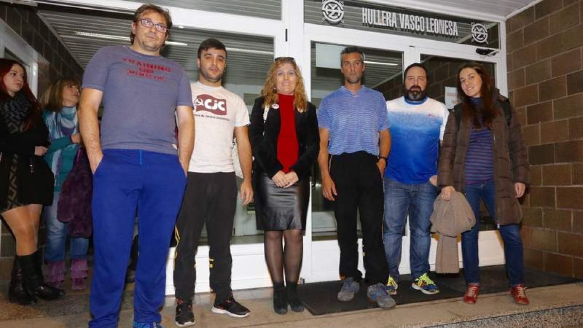 Rodríguez regaló a los mineros la medalla de las Cortes.