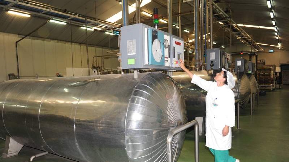 Cámaras de esterilización de los tarros de legumbres precocidas que antes pasan por un sensor de Rayos X y por un detector de metales para comprobar que el único contenido es la legumbre. Aún tendrán que pasar un detector de vacío que elimina automáticame