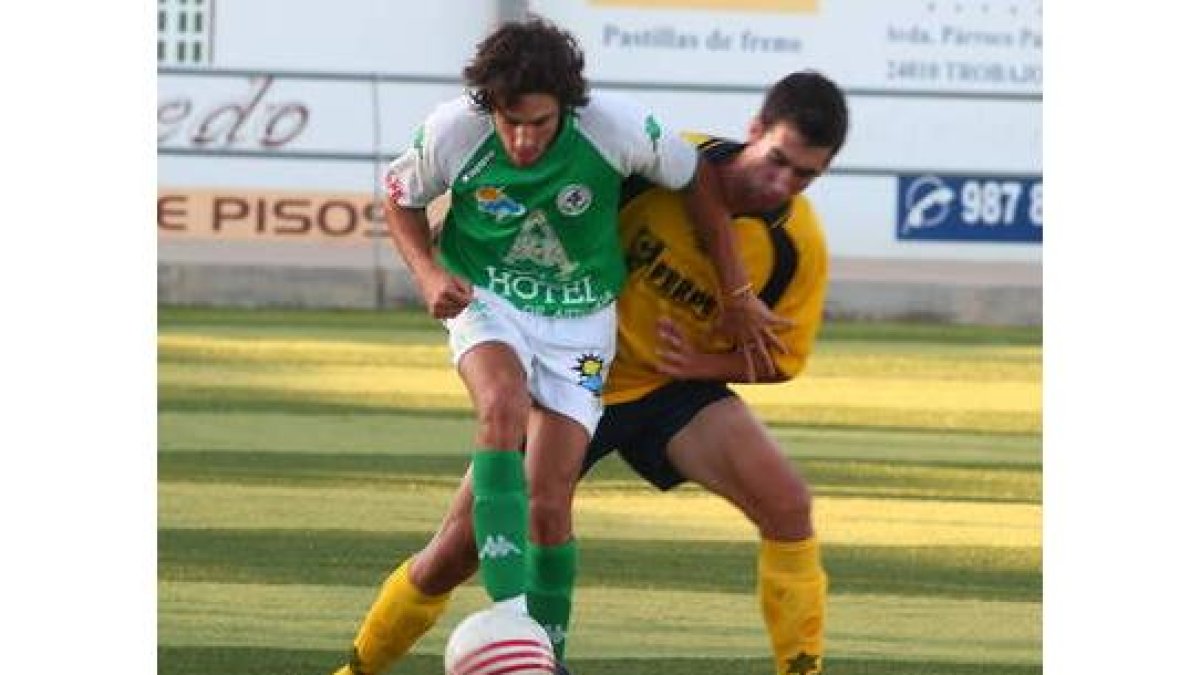 El Astorga dominó el encuentro y se llevó un claro triunfo.
