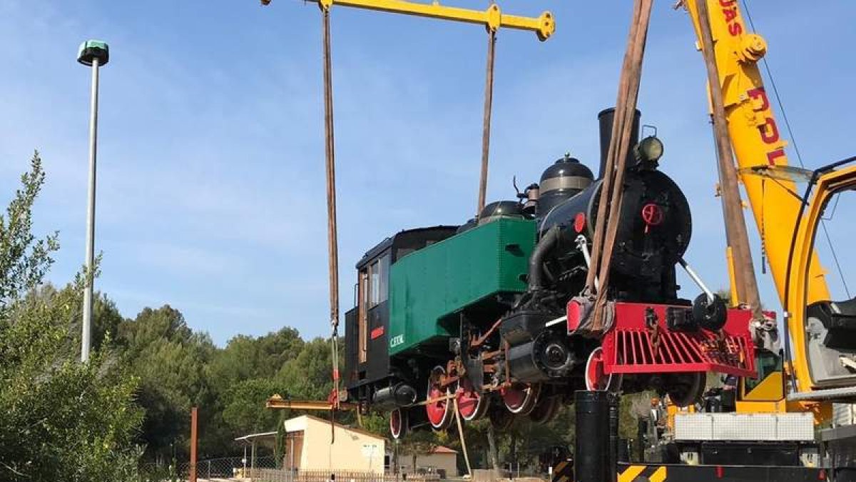 Imagen del traslado de la locomotora desde Son Rullán. CVM