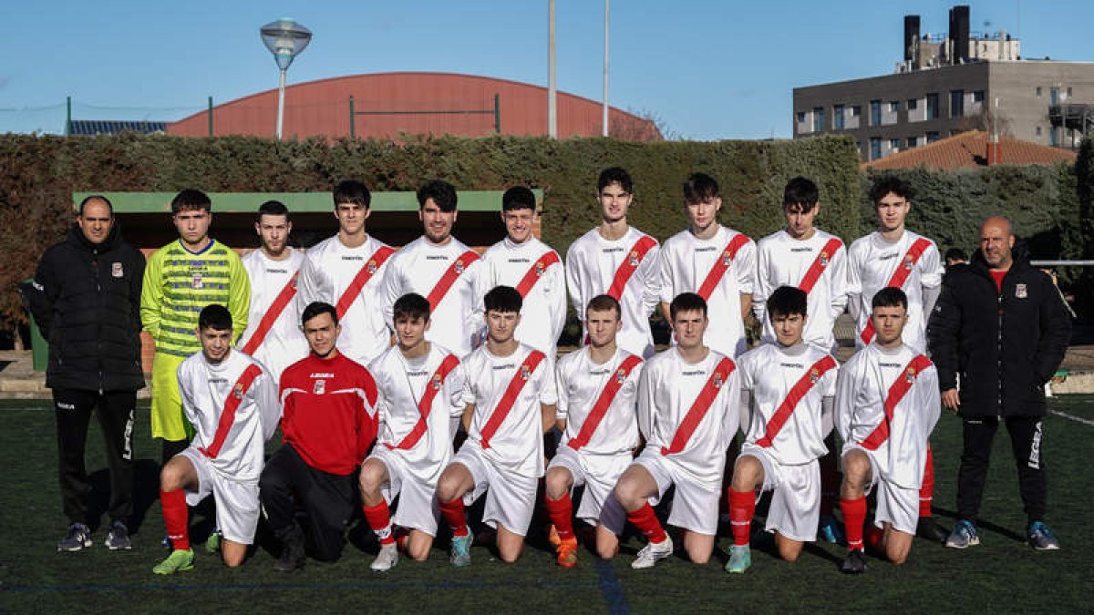 Formación del San Lorenzo  que milita en 2.ª División Provincial Juvenil. MIGUEL F. B.