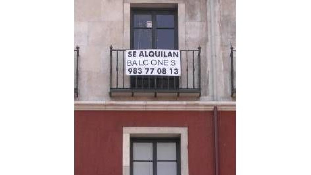 Un balcón en alquiler en la plaza Mayor de Valladolid
