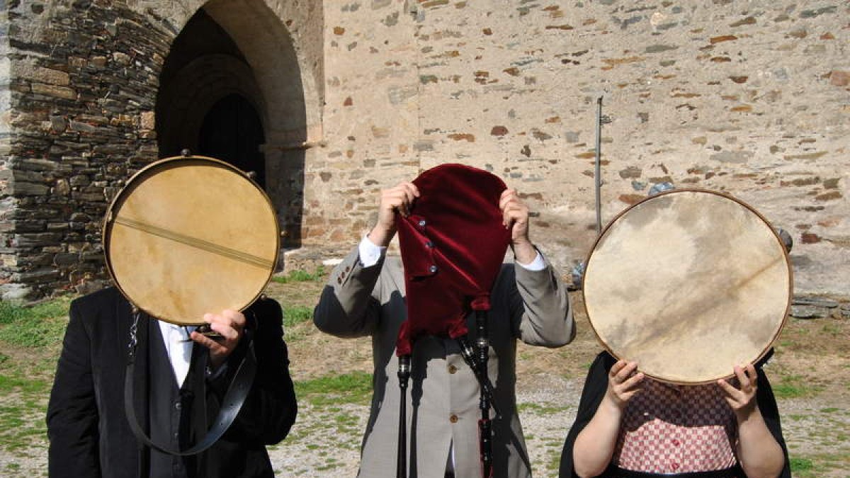 LOS PAMPLINAS