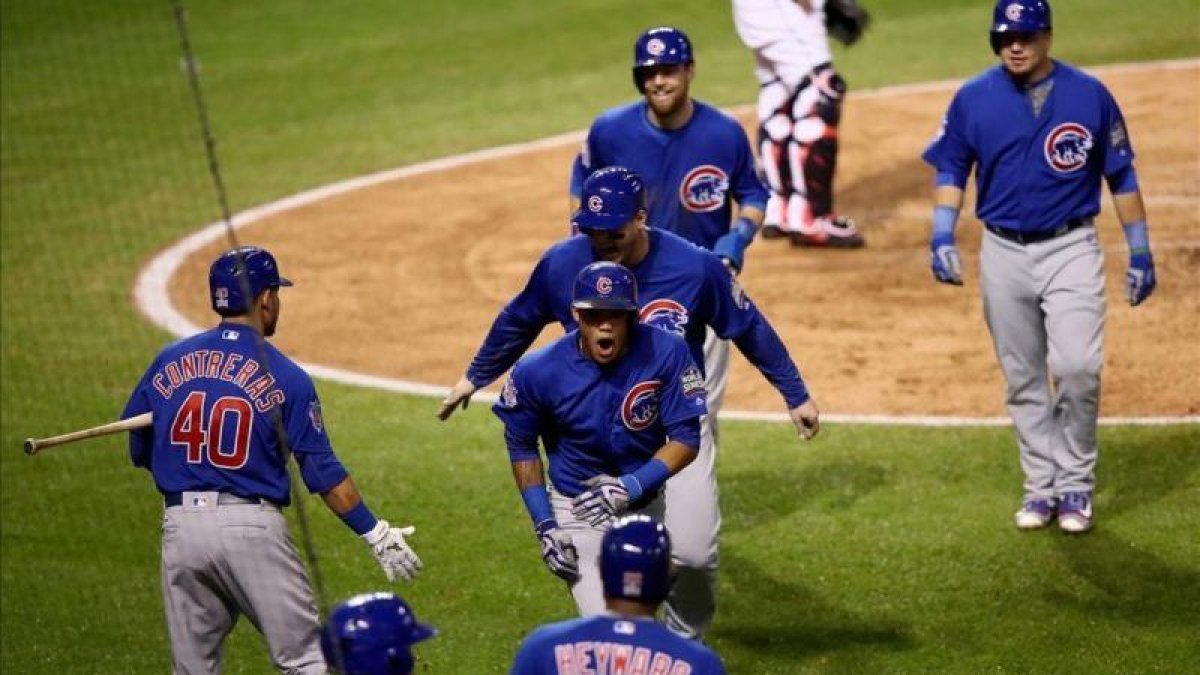 Adisson Rusell sumó cuatro carreras de un batazo para llevar a los Cubs al séptimo partido.