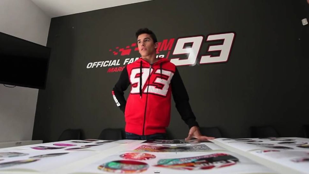 El bicampeón de MotoGP selecciona 22 dibujos de los 500 recibidos durante las últimas semanas tras pedir ayuda a sus seguidores.
