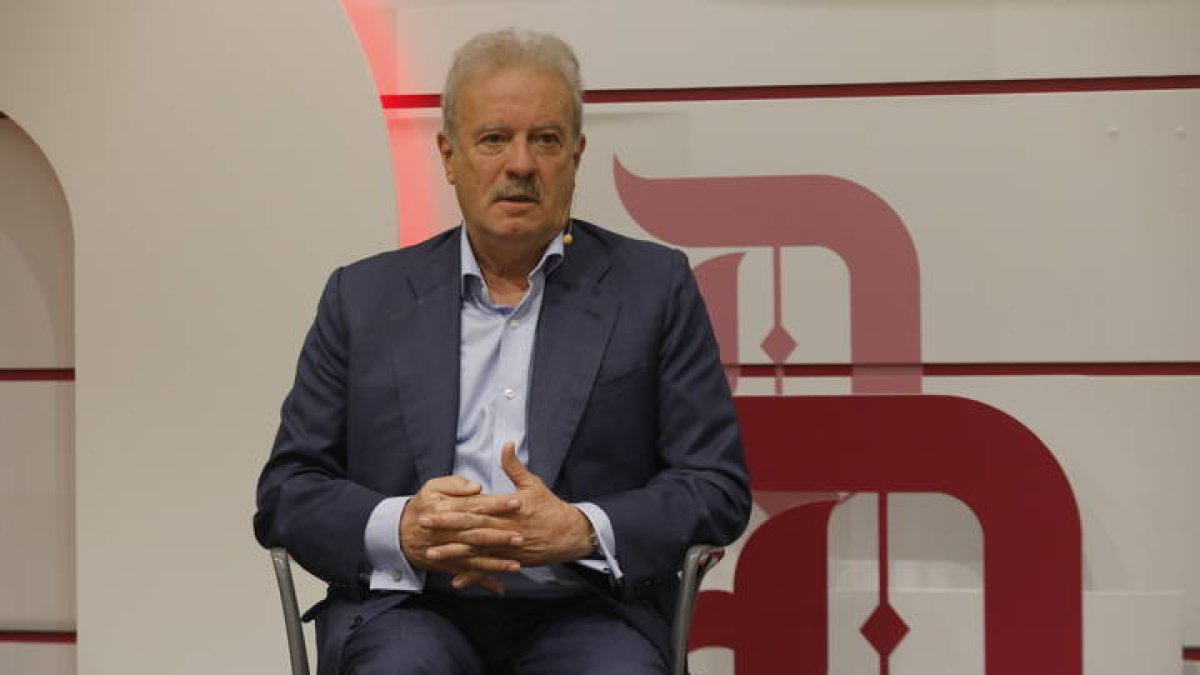 Manuel Campo Vidal, durante su intervención. RAMIRO