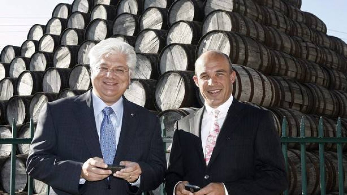 Mike Lazaridis y Jim Balsillie, fundadores y responsables de Blackberry, en una foto del 2009.