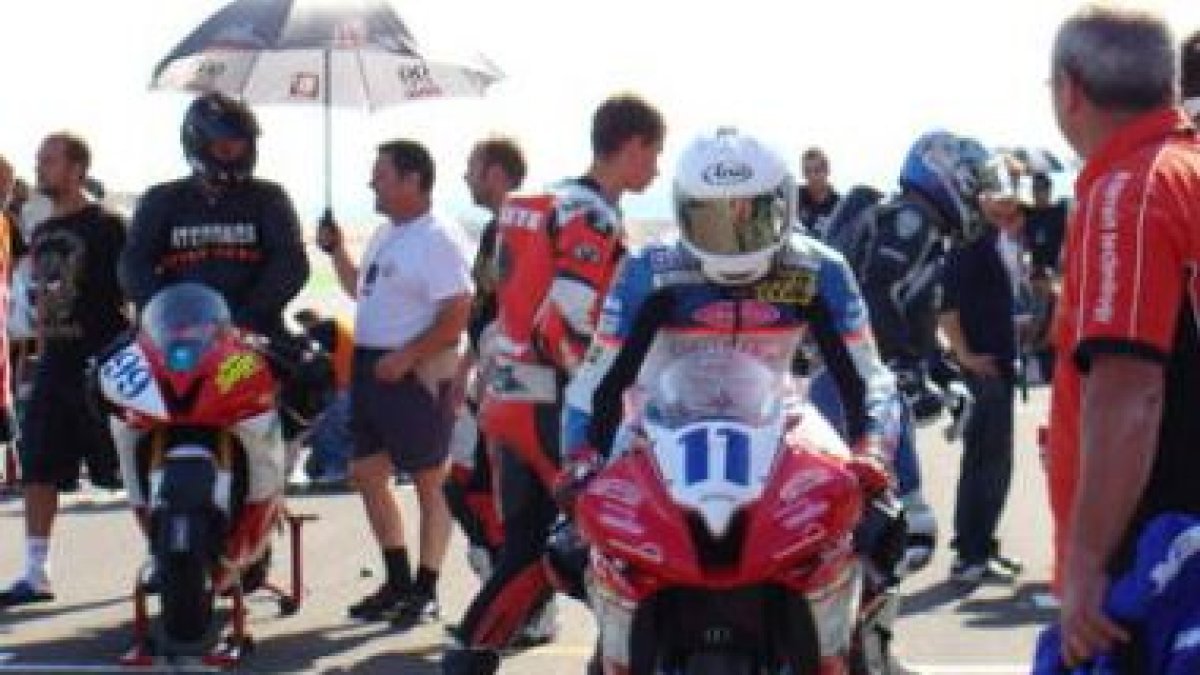 Isaac García, en la parrilla de salida del circuito de Castellolí.
