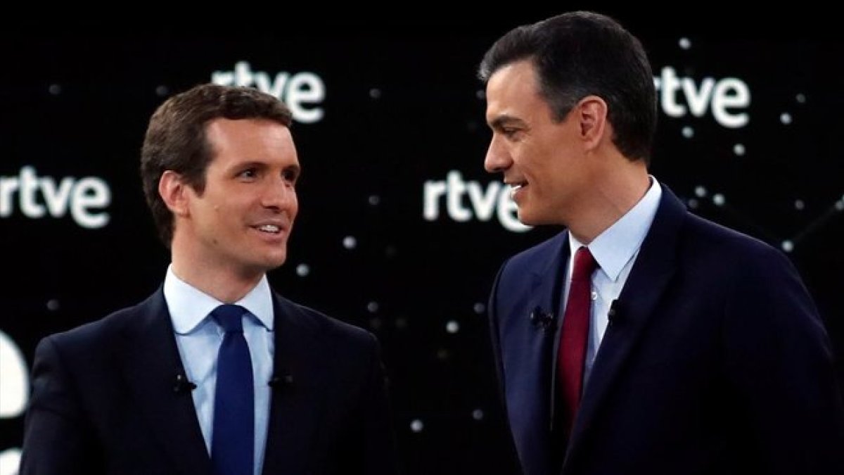 Casado y Sánchez, este lunes.