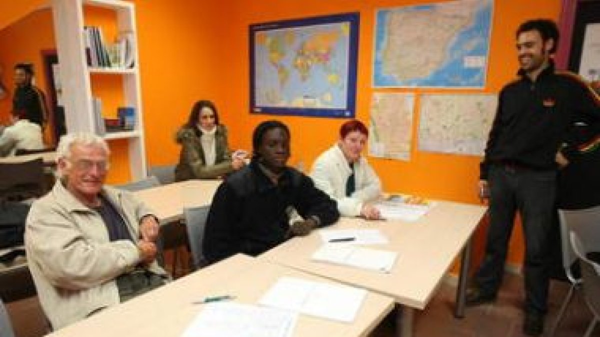 Uno de los principales objetivos de la Fundación es la integración de los inmigrantes