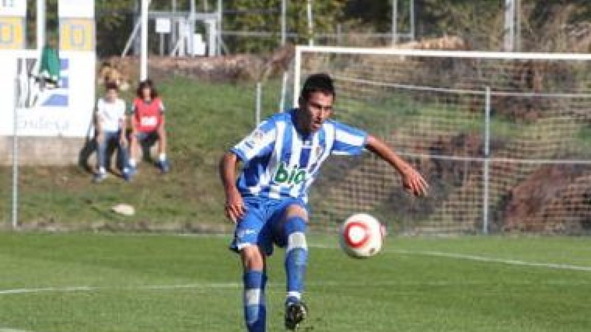 El filial blanquiazul se vio superado en un nuevo derbi.