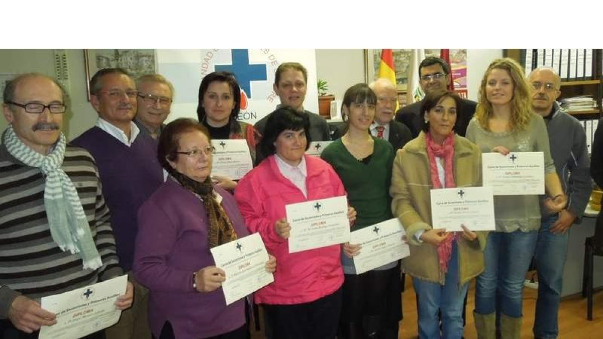 Foto de familia de los diplomados.