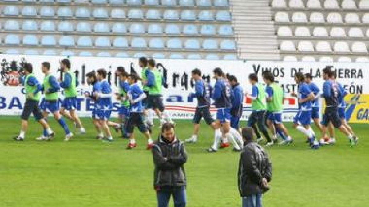 La plantilla blanquiazul regresa esta mañana a los entrenamientos.