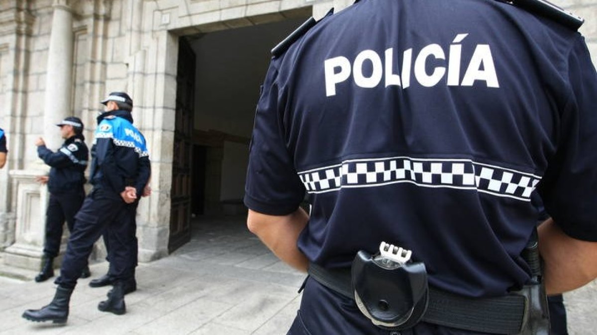 Policía Municipal de Ponferrada. L. DE LA MATA