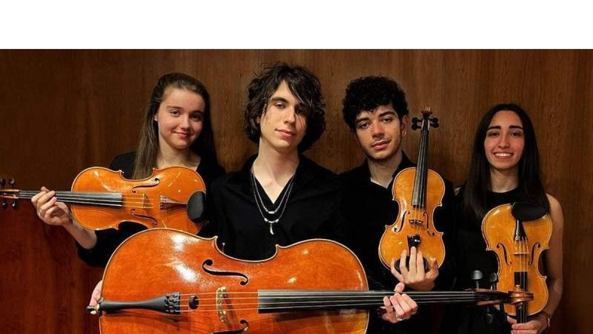 Los jóvenes integrantes del cuarteto leonés de cuerda Pluriverse. DL