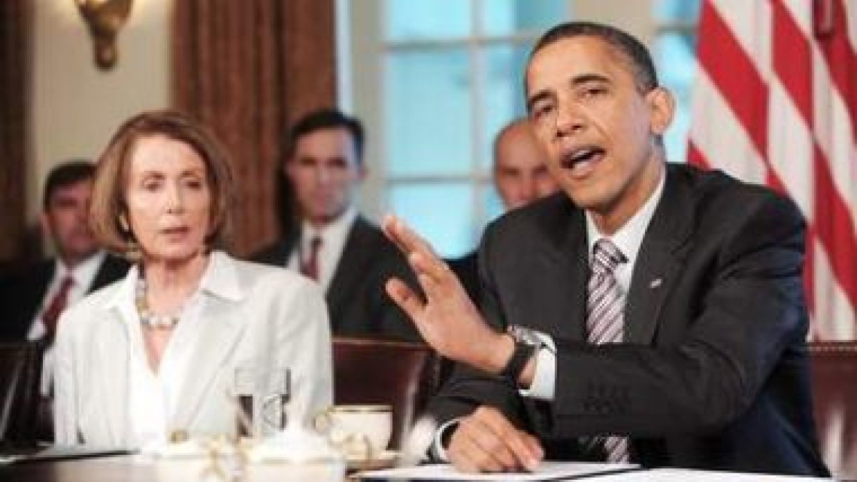 Obama interviene ante la mirada de la presidenta de la Cámara de Representantes de Estados Unidos, N