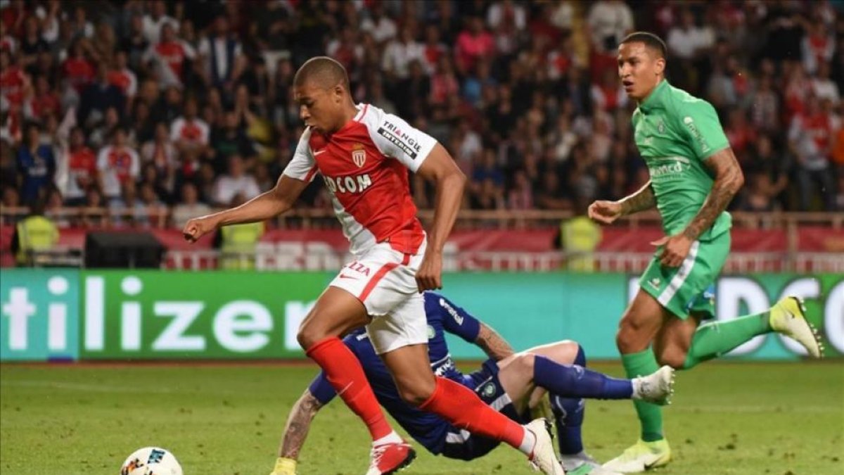 Mbappé, durante un partido con el Mónaco la pasada temporada.