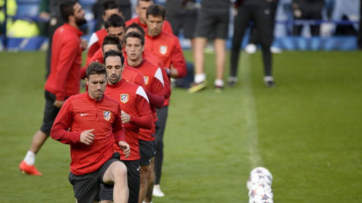 Gabi, en primer plano, será titular ante el Levante.