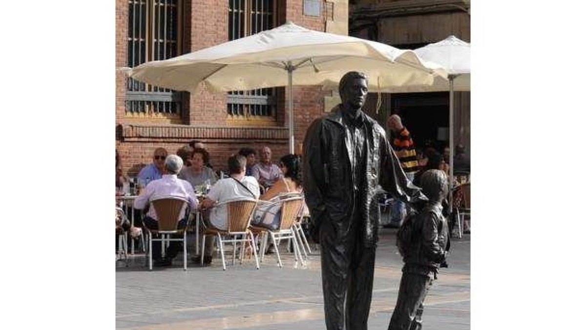 Terraza en la plaza de la Catedral.