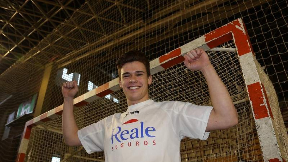 Mario López ya entrena al mismo ritmo que sus compañeros y está listo para jugar. secundino pérez