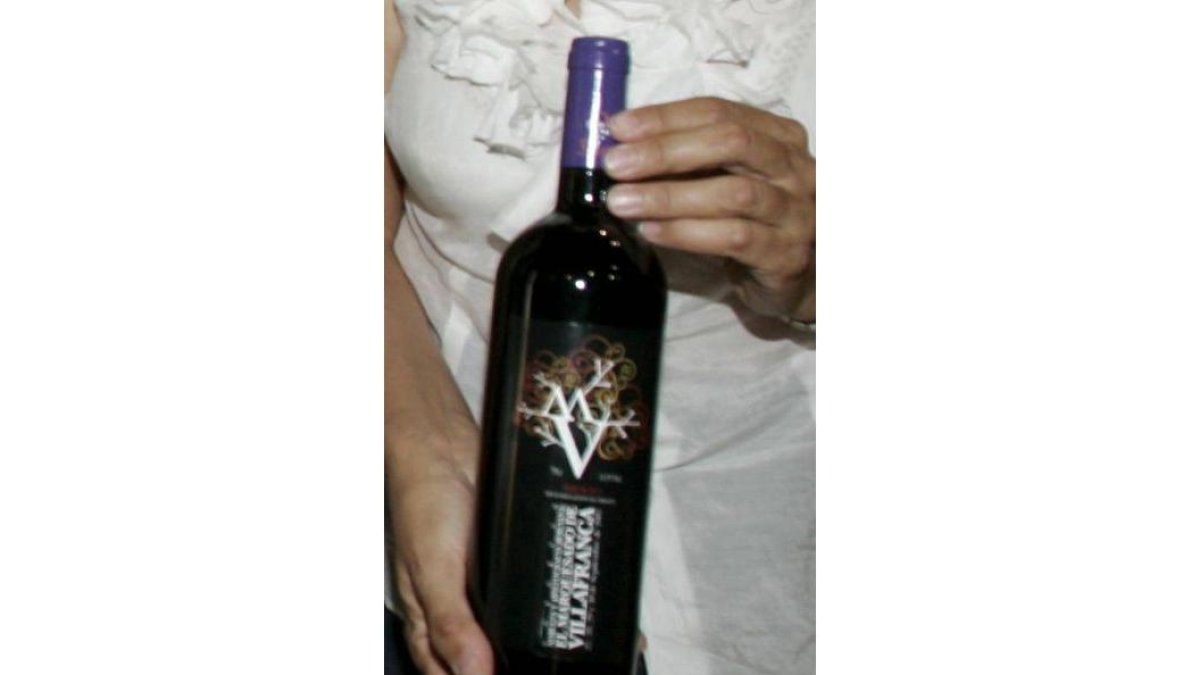 La botella del Consejo Regulador para el Marquesado de Villafranca