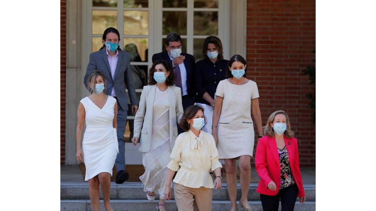 Iglesias, Yolanda Díaz, Montero, Escrivá, Calvo, Ribera, Reyes Maroto y Calviño, ayer. CHEMA MOYA