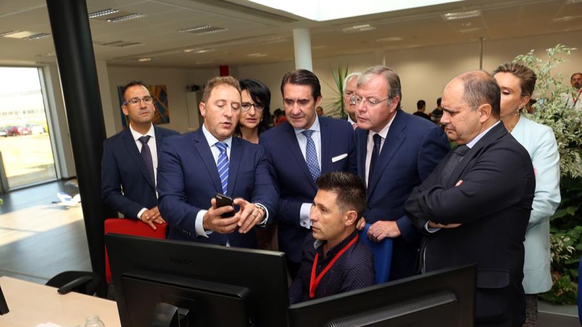 Presentación a los asistentes del nuevo sistema de conteo de pasajeros.