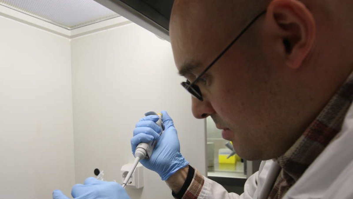 Octavio Rivero, de la Unidad de Investigación del Hospital.