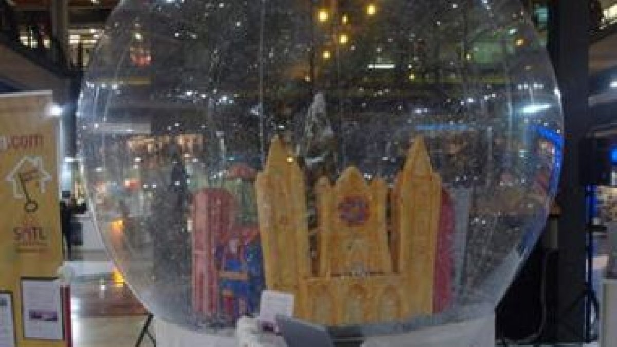Imagen promocional de León en un centro comercial de la capital vizcaína.