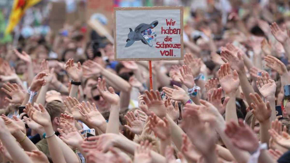 Jóvenes y estudiantes se concentran en distintas ciudades alemanas bajo el lema #FridayForFuture. FRIEDEMANN VOGEL