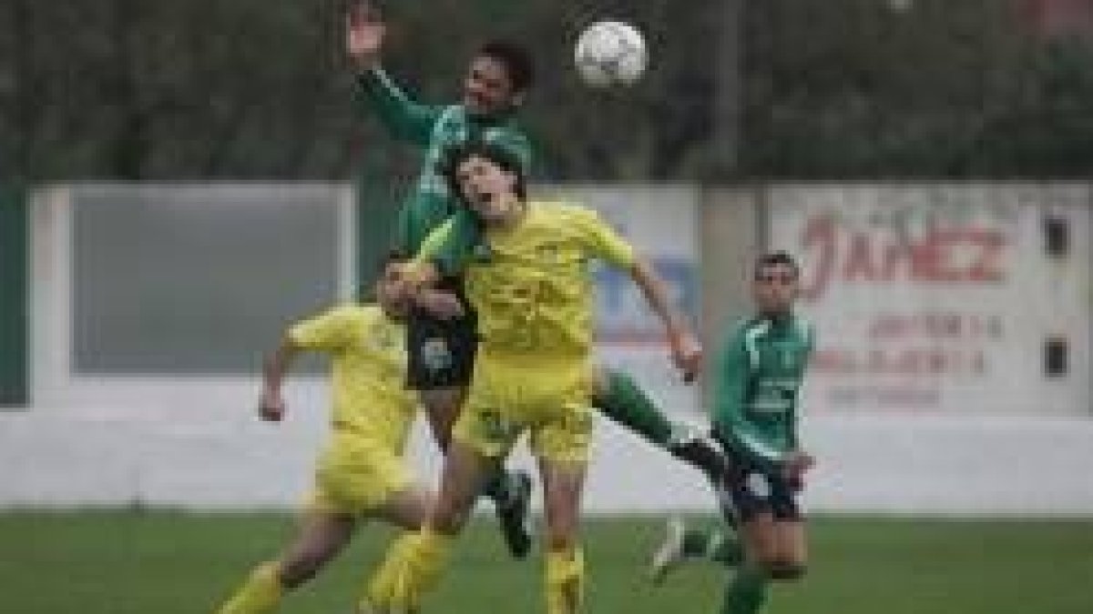 Atlético Astorga y San Francisco disputaron un partido en el que destacó la entrega de ambos equipos