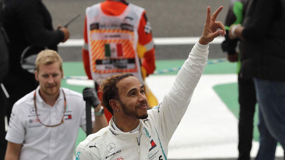 Lewis Hamilton, que acabó en cuarta posición, logra su quinto título mundial. JOSÉ MÉNDEZ