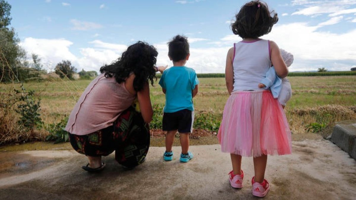 Las familias con niños pequeños no lo tienen fácil para conciliar. JESÚS F. SALVADORES