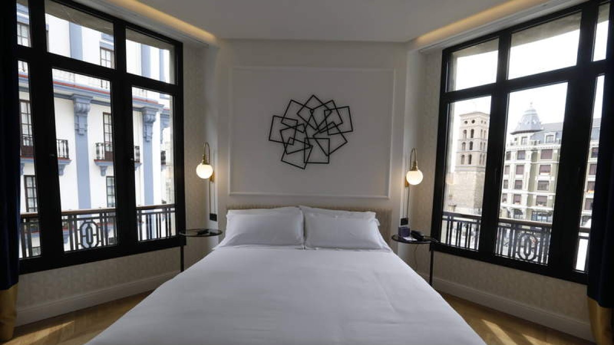 Las nuevas habitaciones del hotel Alfonso V combinan elegancia, confortabilidad, diseño y descanso.