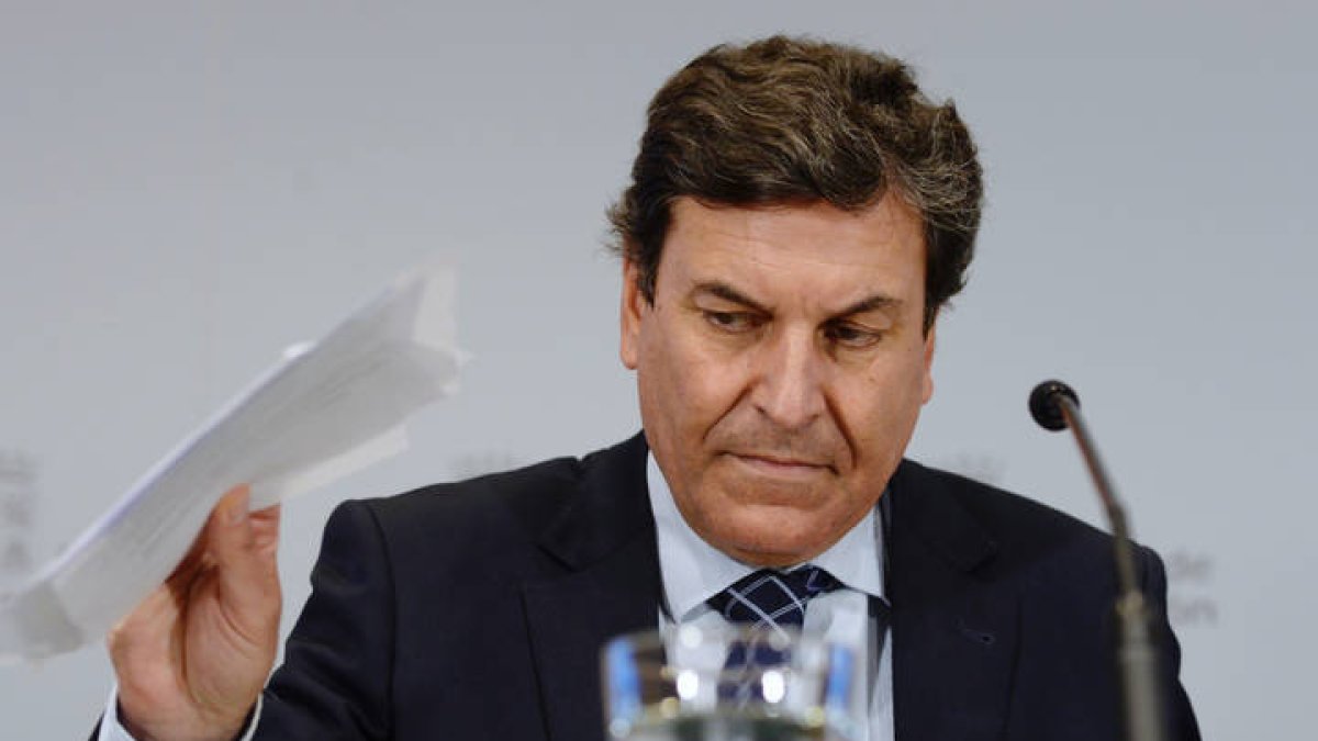 El consejero de Economía y Hacienda y portavoz de la Junta de Castilla y León, Carlos Fernández Carriedo comparece este jueves en rueda de prensa posterior al Consejo de Gobierno. NACHO GALLEGO