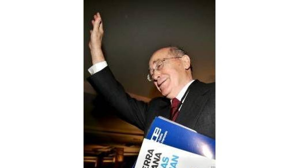José María Cuevas ayer, tras ser elegido de nuevo para la Ceoe