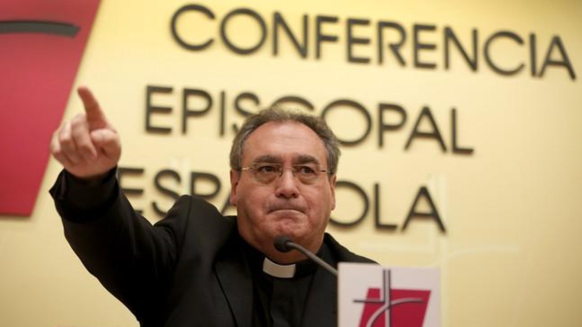 El secretario general y portavoz de la Conferencia Episcopal, José Maria Gil Tamayo, el pasado día 14 de marzo.