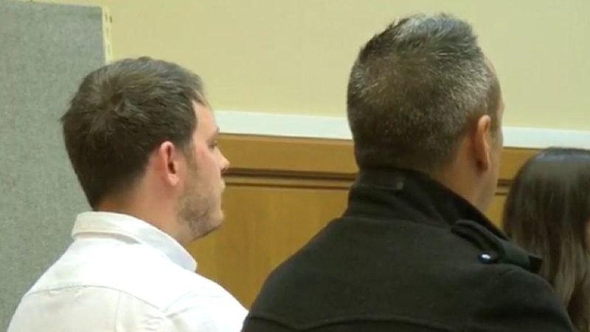 Los dos acusados, en el juicio
