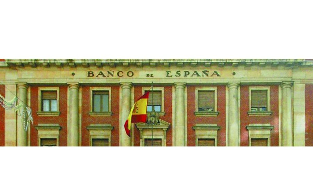Antigua sede del Banco de España en León, cerrada hace años, por lo que las monedas de León deben ir a Oviedo o Valladolid.
