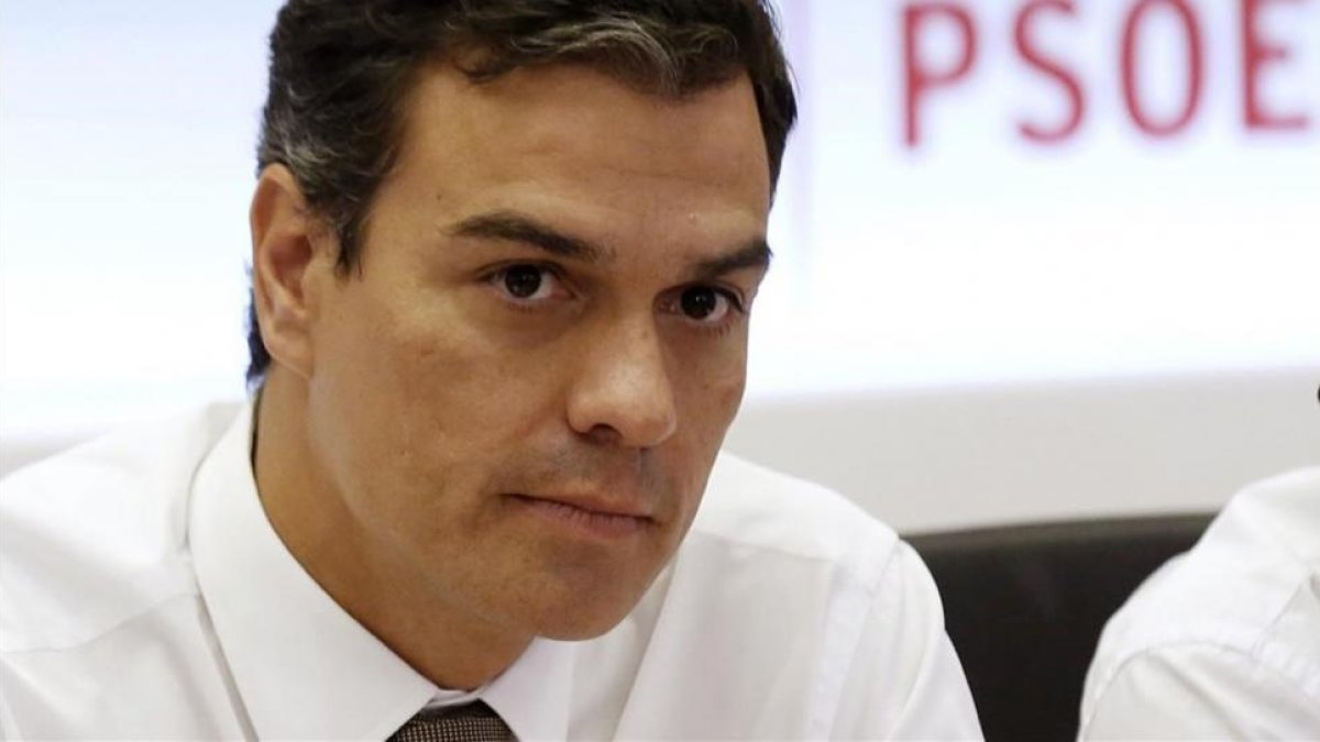 Pedro Sánchez en la reunión de la Ejecutiva del PSOE, antes de su encuentro con Mariano Rajoy.
