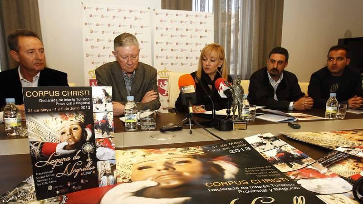 Carrasco, junto a Valencia y miembros de la Cofradía del Señor presenta los actos del Corpus.