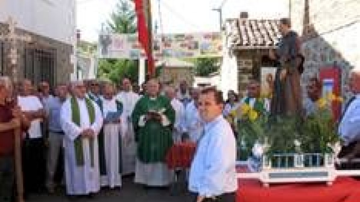 El Obispo de León presidió la presentación de la imagen del beato